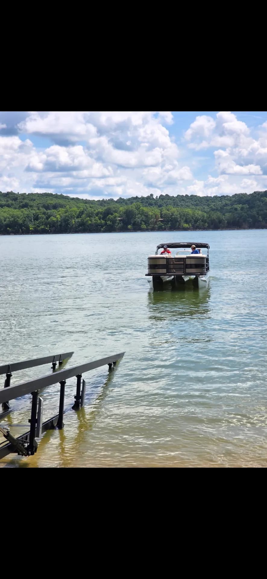 Hydraulic lift trailer in action