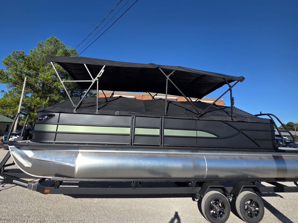 2026 Bentley Legacy 243 Navigator